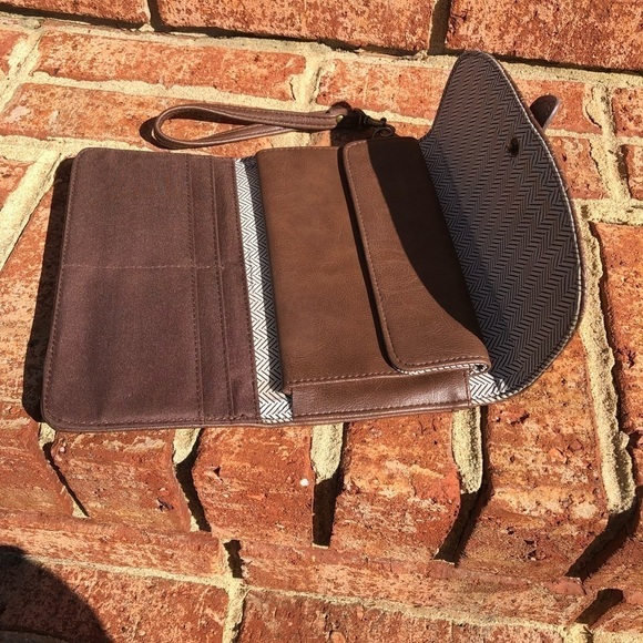 WRISTLET, Wallet, Brown, Embossed - Picture 5 of 11